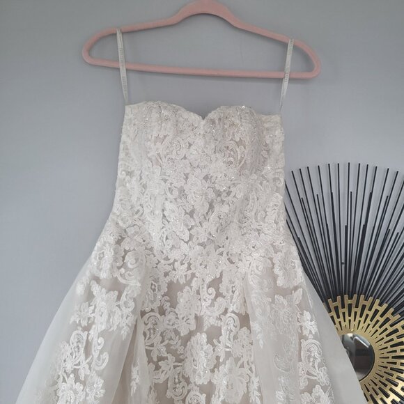 Wedding dress and veil - Picture 4 of 7